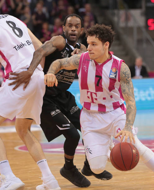 比分依然是 比分依然是