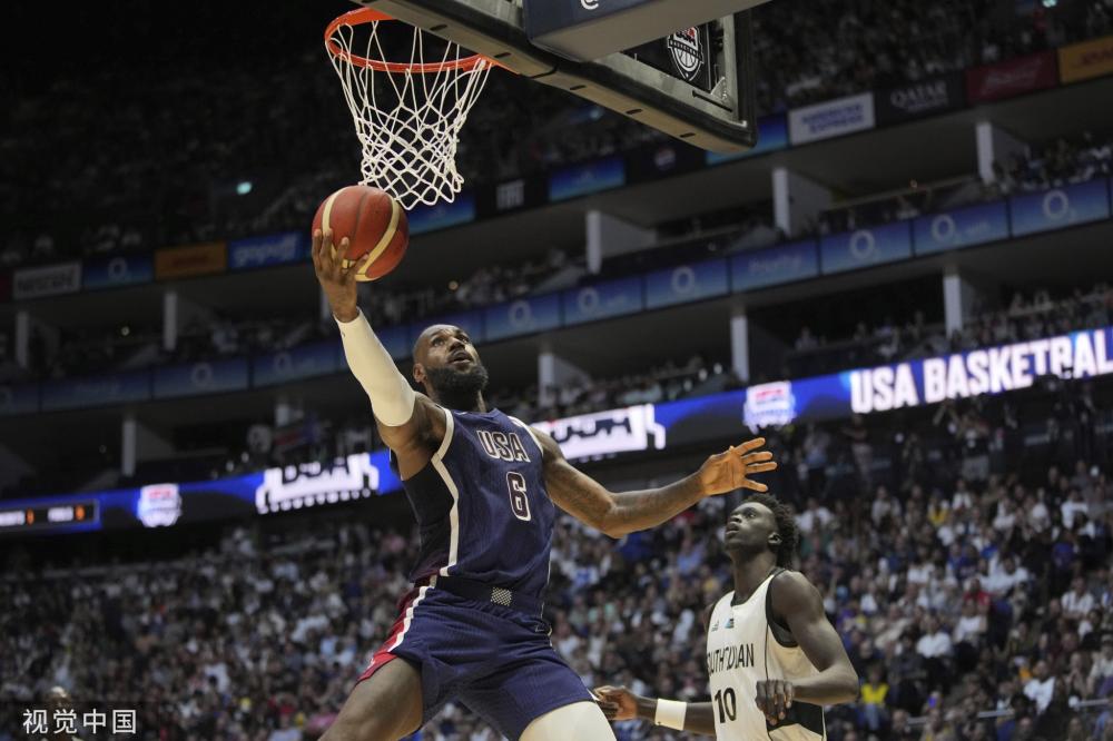 场边的阿莫 场边的阿莫