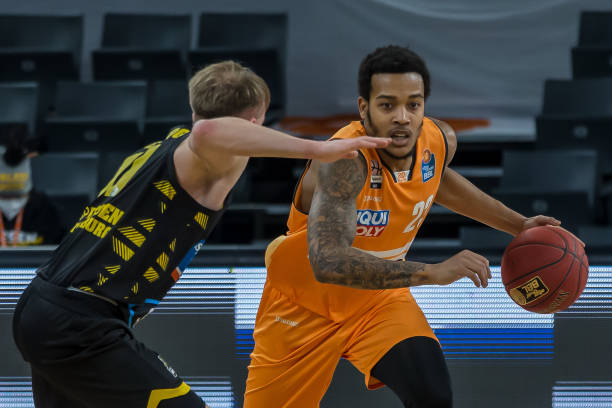 的双重挑战 的双重挑战